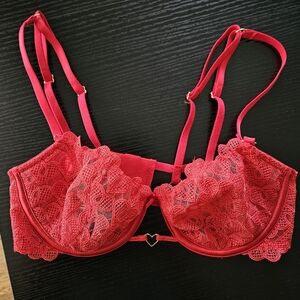 Victoria's Srcret Red Heart Dream Angels Bra